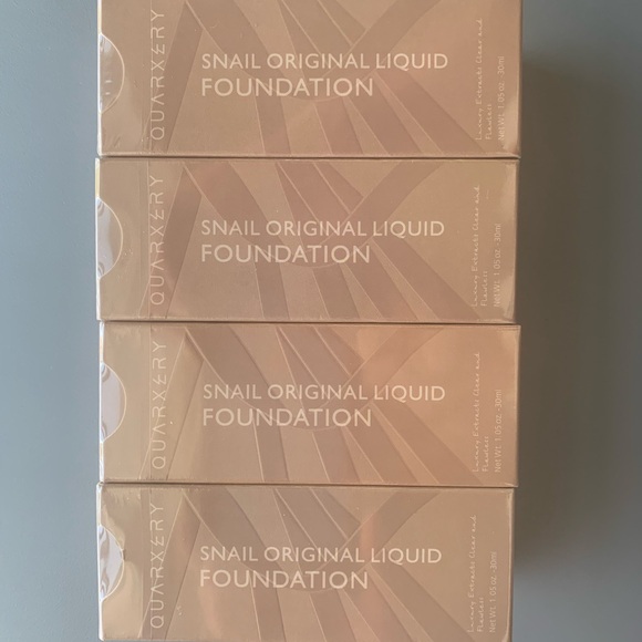 4 x Snail Liquid Moisturizing Holding Foundation Walnut 201MD NWT - Picture 3 of 8